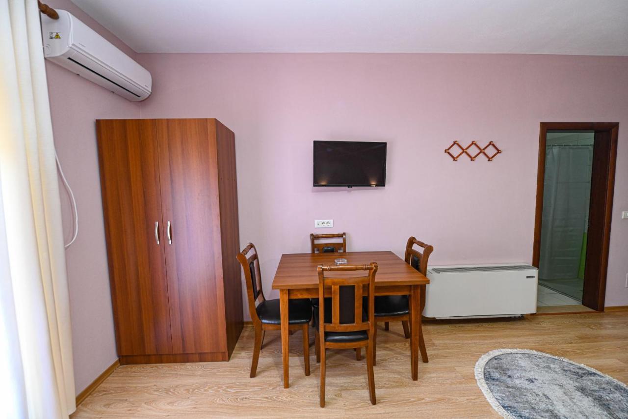 Hotel Epoka Шкодер Экстерьер фото