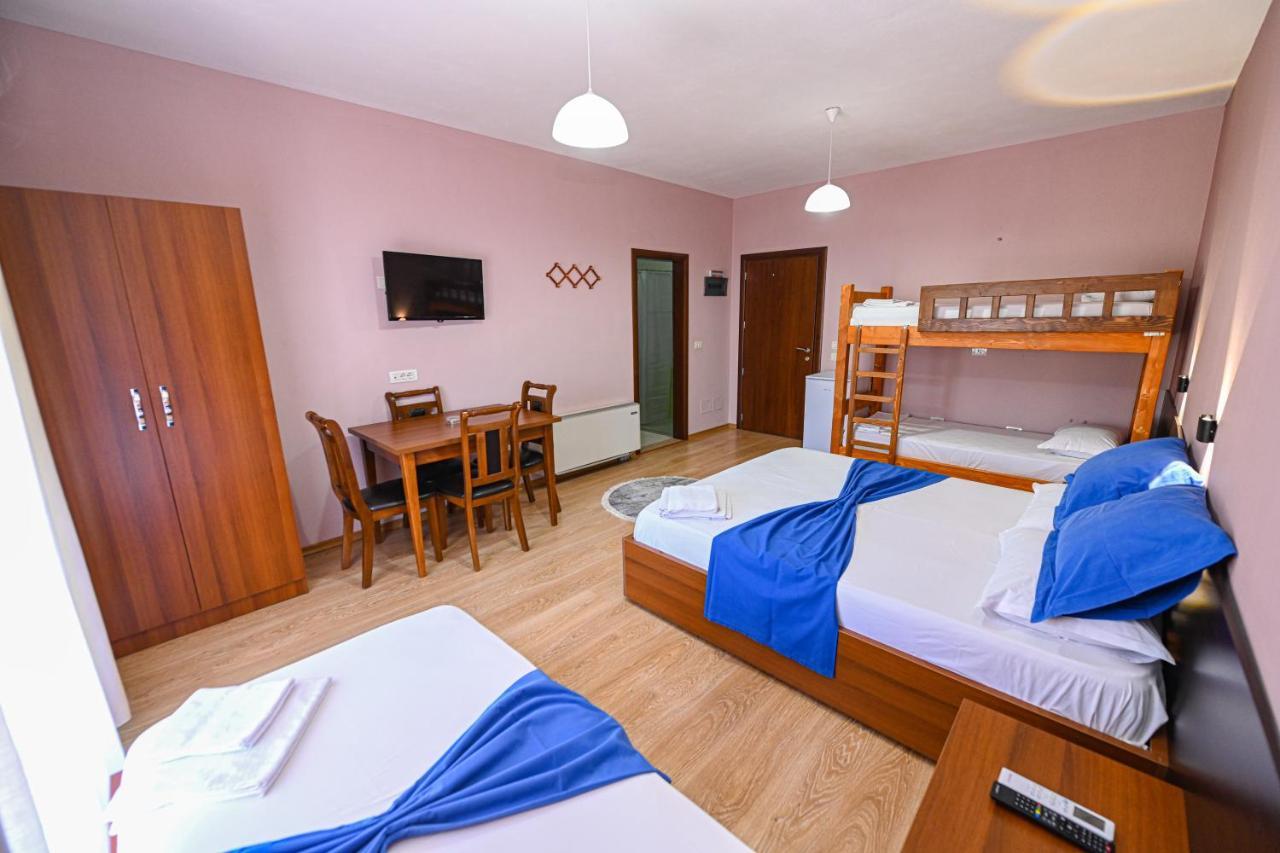 Hotel Epoka Шкодер Экстерьер фото