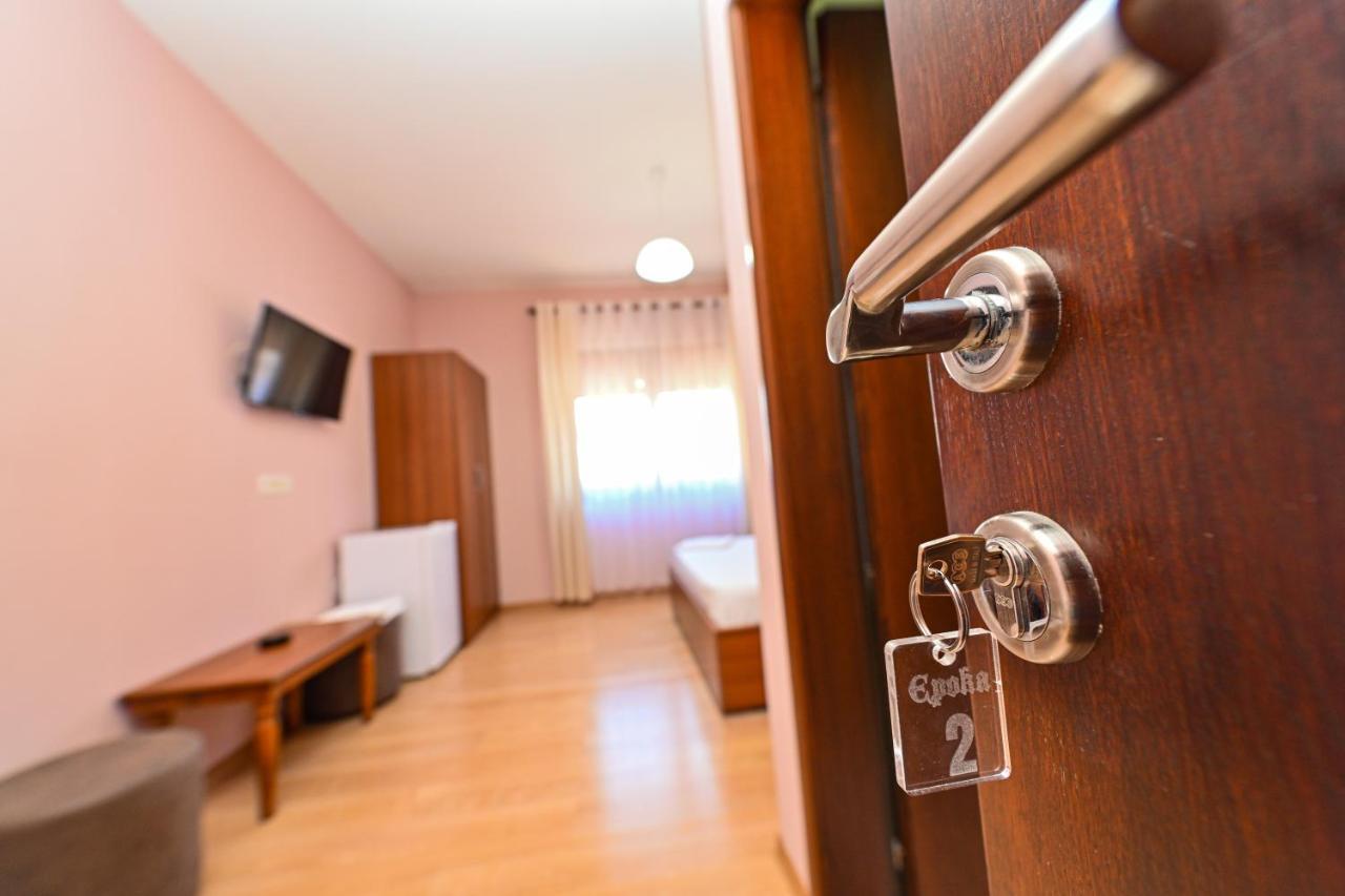 Hotel Epoka Шкодер Экстерьер фото